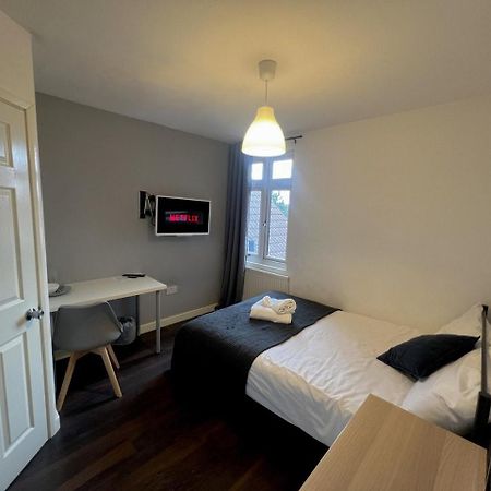 Deluxe Ensuite Double Room With Ensuite Coventry Kültér fotó