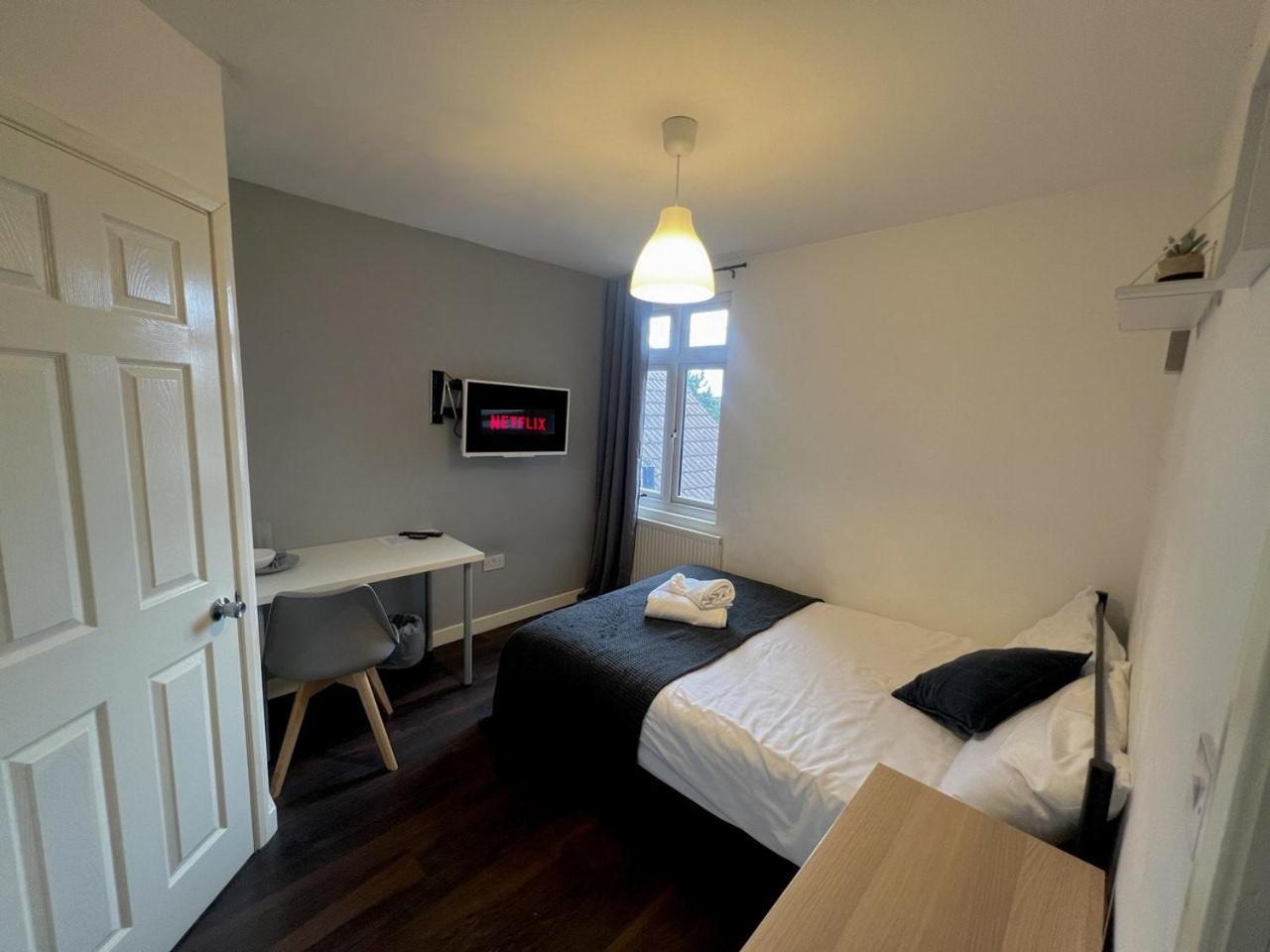 Deluxe Ensuite Double Room With Ensuite Coventry Kültér fotó