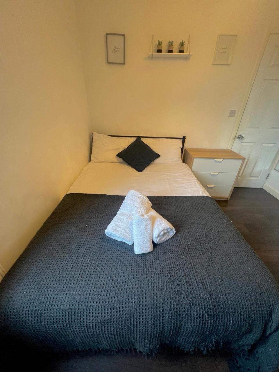 Deluxe Ensuite Double Room With Ensuite Coventry Kültér fotó