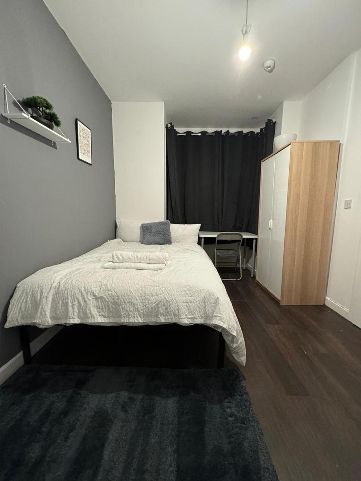 Deluxe Ensuite Double Room With Ensuite Coventry Kültér fotó
