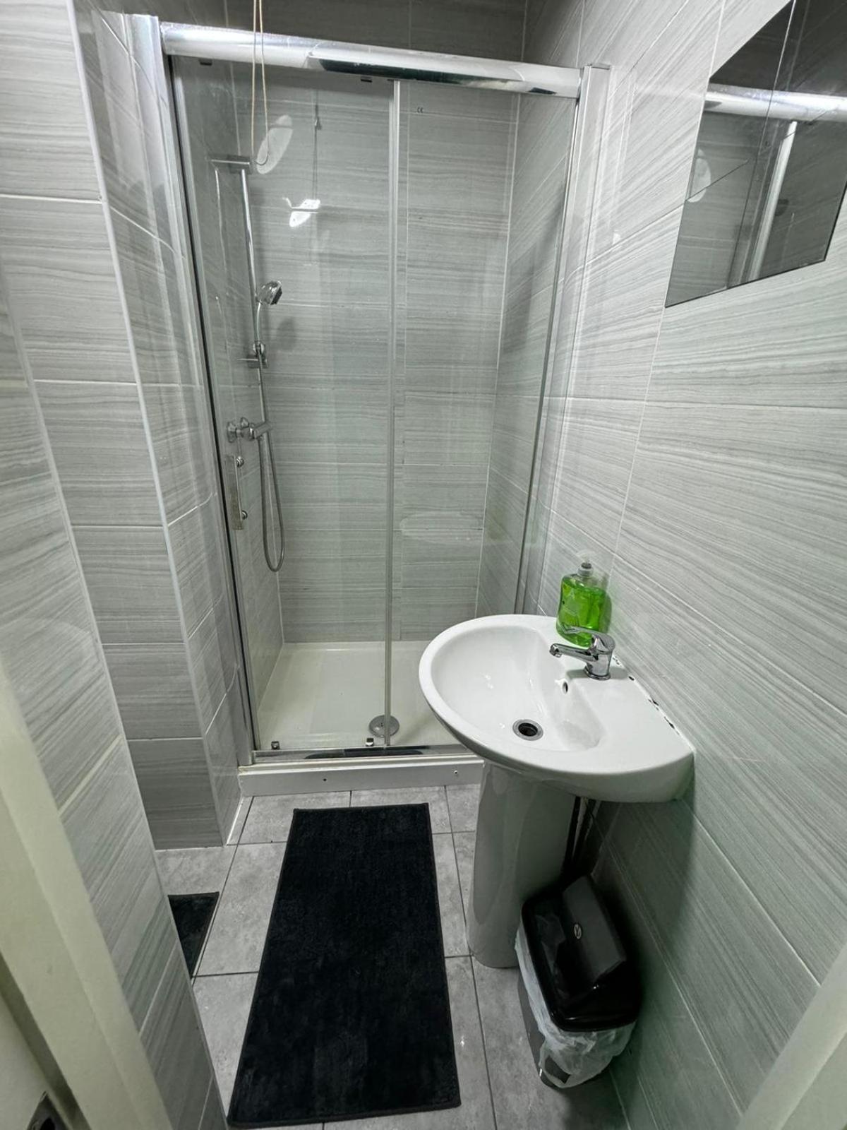 Deluxe Ensuite Double Room With Ensuite Coventry Kültér fotó